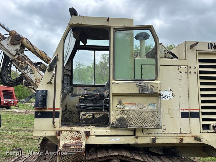 image for item EO4183 1990 Ingersoll Rand ECM690/YH100 drilling rig