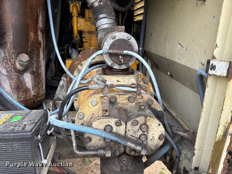 image for item EO4183 1990 Ingersoll Rand ECM690/YH100 drilling rig