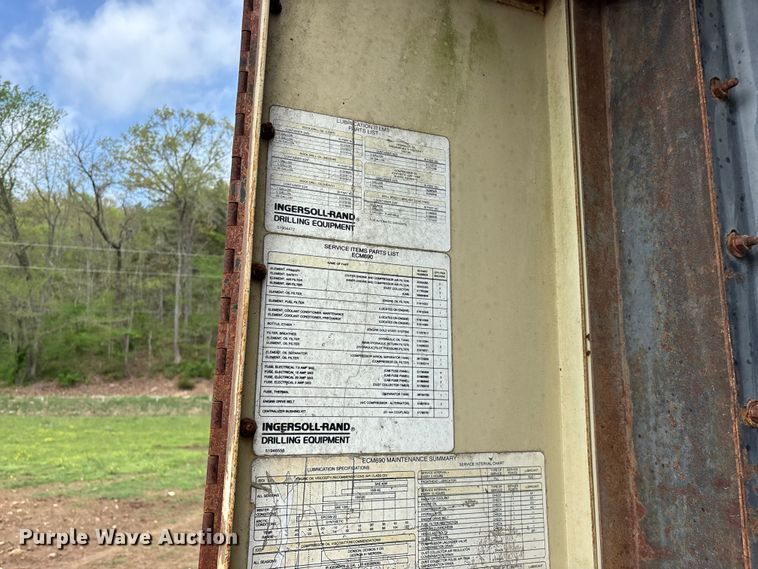 image for item EO4183 1990 Ingersoll Rand ECM690/YH100 drilling rig