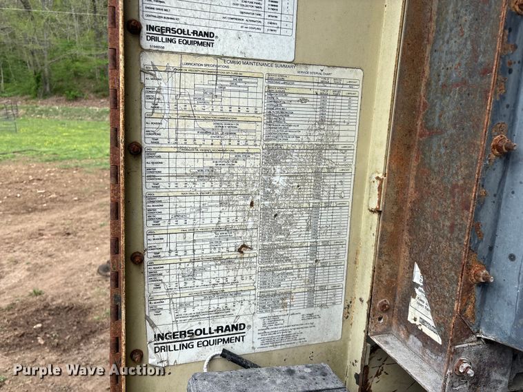 image for item EO4183 1990 Ingersoll Rand ECM690/YH100 drilling rig
