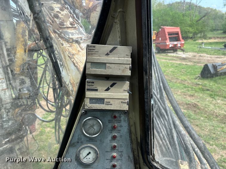 image for item EO4183 1990 Ingersoll Rand ECM690/YH100 drilling rig