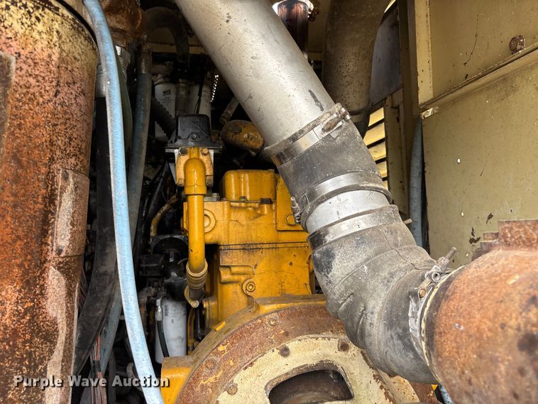 image for item EO4183 1990 Ingersoll Rand ECM690/YH100 drilling rig