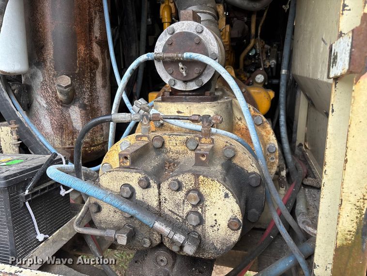 image for item EO4183 1990 Ingersoll Rand ECM690/YH100 drilling rig