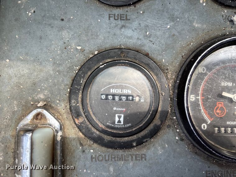 image for item EO4183 1990 Ingersoll Rand ECM690/YH100 drilling rig