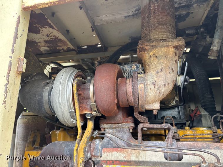 image for item EO4183 1990 Ingersoll Rand ECM690/YH100 drilling rig