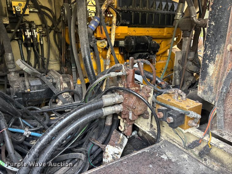 image for item EO4183 1990 Ingersoll Rand ECM690/YH100 drilling rig