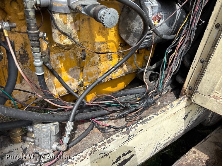 image for item EO4183 1990 Ingersoll Rand ECM690/YH100 drilling rig