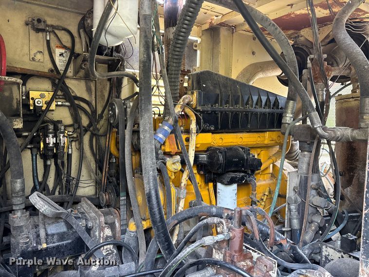 image for item EO4183 1990 Ingersoll Rand ECM690/YH100 drilling rig