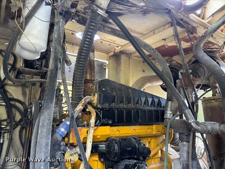 image for item EO4183 1990 Ingersoll Rand ECM690/YH100 drilling rig