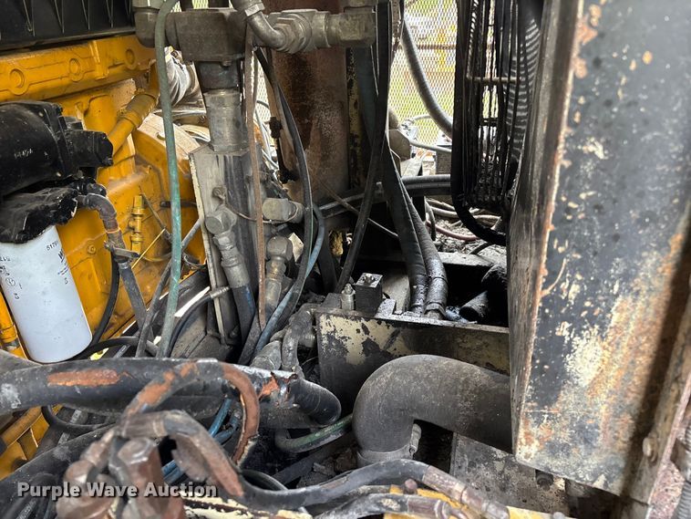 image for item EO4183 1990 Ingersoll Rand ECM690/YH100 drilling rig