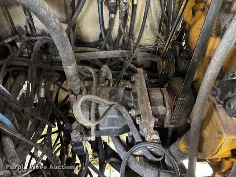 image for item EO4183 1990 Ingersoll Rand ECM690/YH100 drilling rig