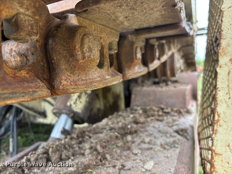 image for item EO4183 1990 Ingersoll Rand ECM690/YH100 drilling rig