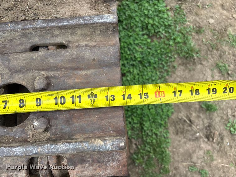 image for item EO4183 1990 Ingersoll Rand ECM690/YH100 drilling rig