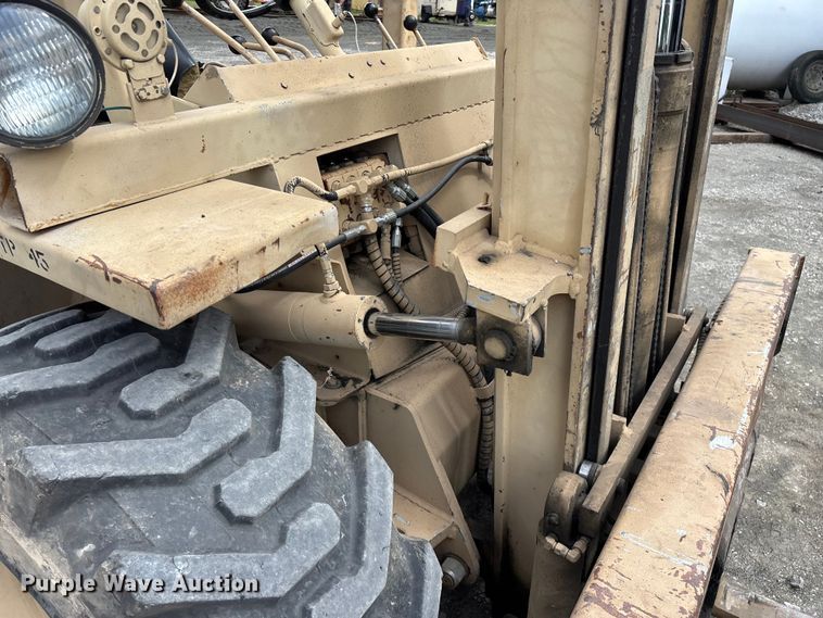 image for item EO4205 1981 Case M4K forklift