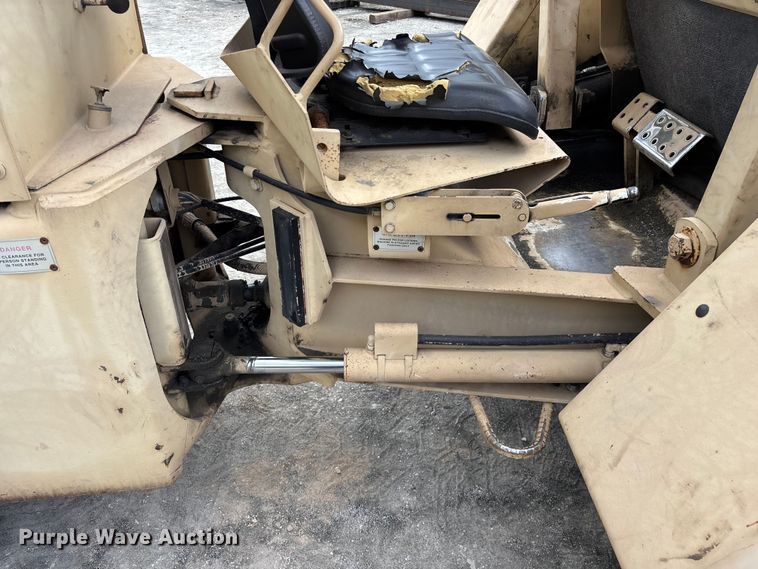 image for item EO4205 1981 Case M4K forklift
