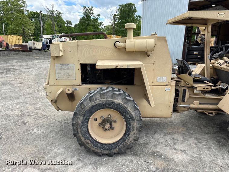 image for item EO4205 1981 Case M4K forklift