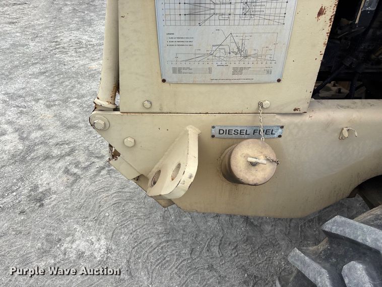 image for item EO4205 1981 Case M4K forklift