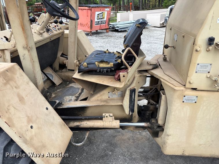 image for item EO4205 1981 Case M4K forklift