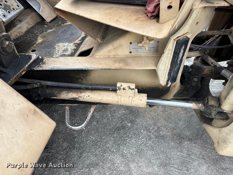 image for item EO4205 1981 Case M4K forklift