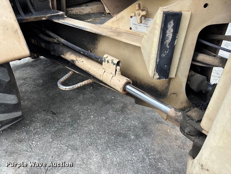image for item EO4205 1981 Case M4K forklift