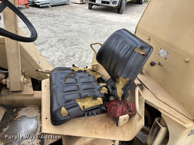 image for item EO4205 1981 Case M4K forklift