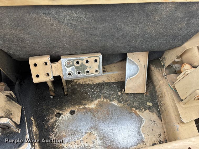 image for item EO4205 1981 Case M4K forklift