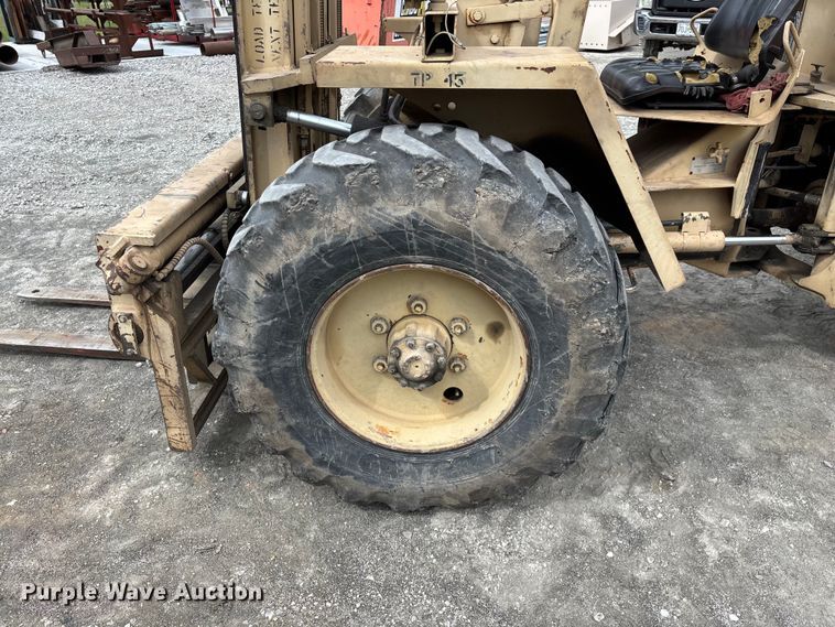 image for item EO4205 1981 Case M4K forklift