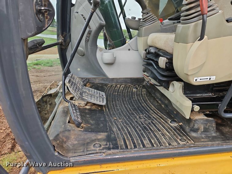 image for item EO7245 2013 John Deere 350G LC excavator