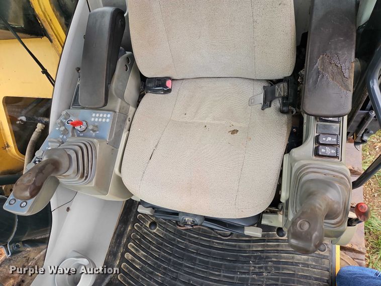 image for item EO7245 2013 John Deere 350G LC excavator