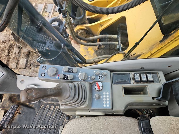 image for item EO7245 2013 John Deere 350G LC excavator