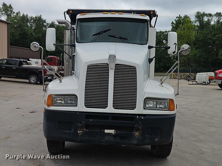 image for item EO7256 1998 Kenworth T600 dump truck