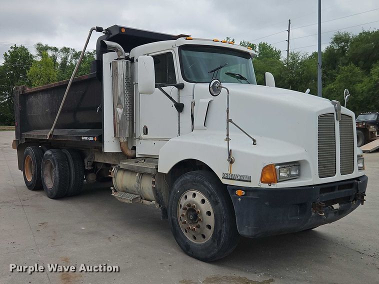 image for item EO7256 1998 Kenworth T600 dump truck