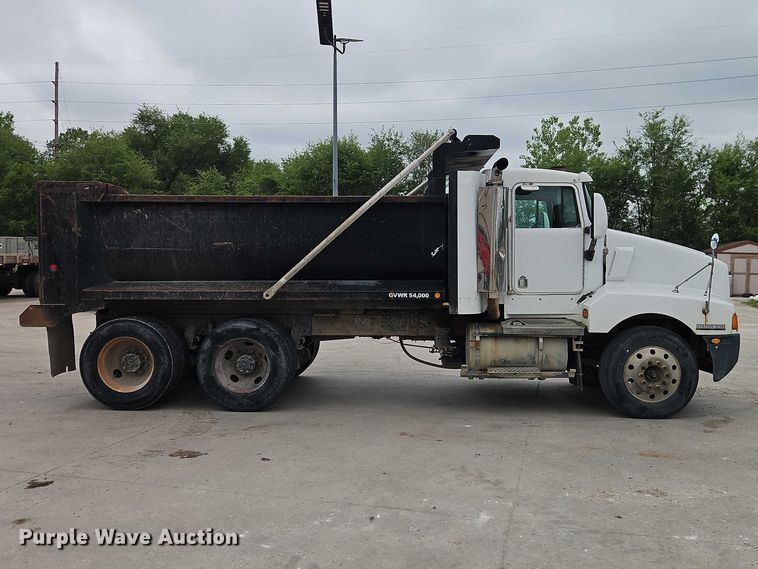 image for item EO7256 1998 Kenworth T600 dump truck