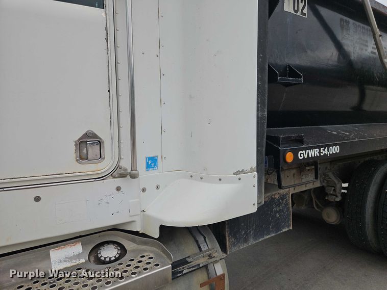 image for item EO7256 1998 Kenworth T600 dump truck