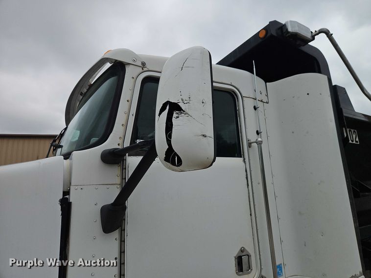 image for item EO7256 1998 Kenworth T600 dump truck