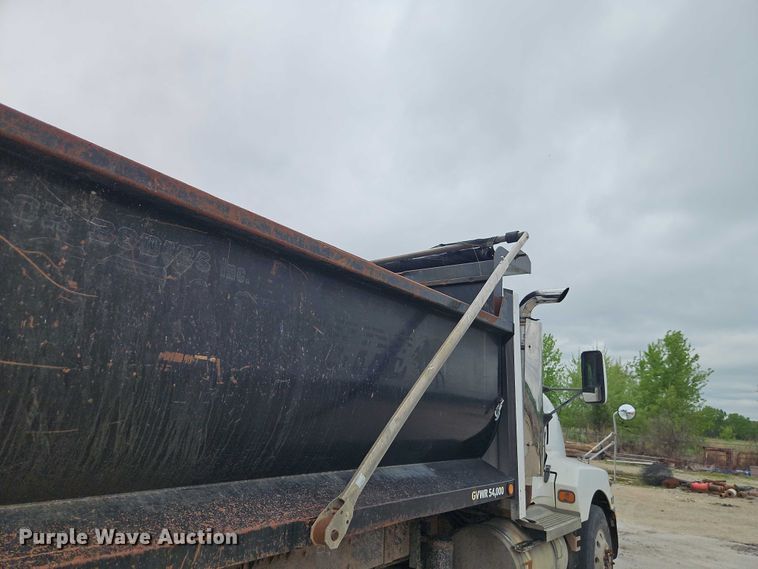 image for item EO7256 1998 Kenworth T600 dump truck