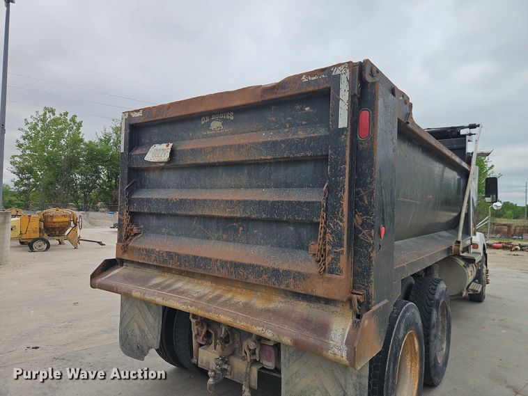 image for item EO7256 1998 Kenworth T600 dump truck