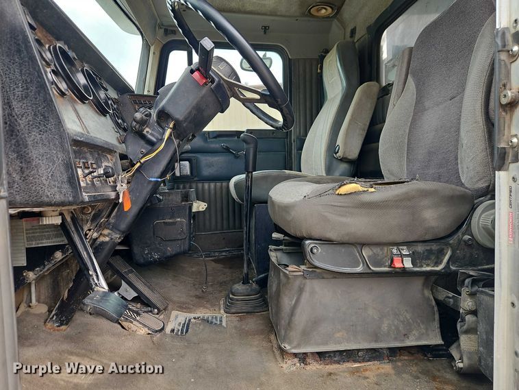 image for item EO7256 1998 Kenworth T600 dump truck