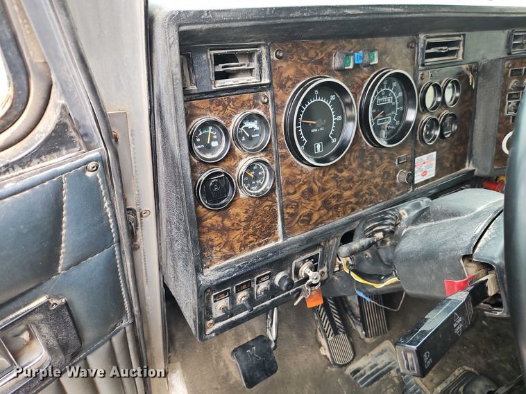 image for item EO7256 1998 Kenworth T600 dump truck