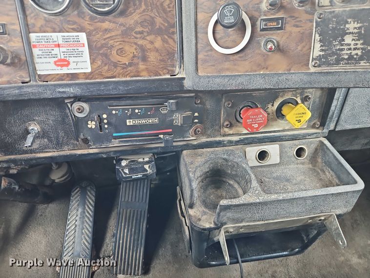 image for item EO7256 1998 Kenworth T600 dump truck