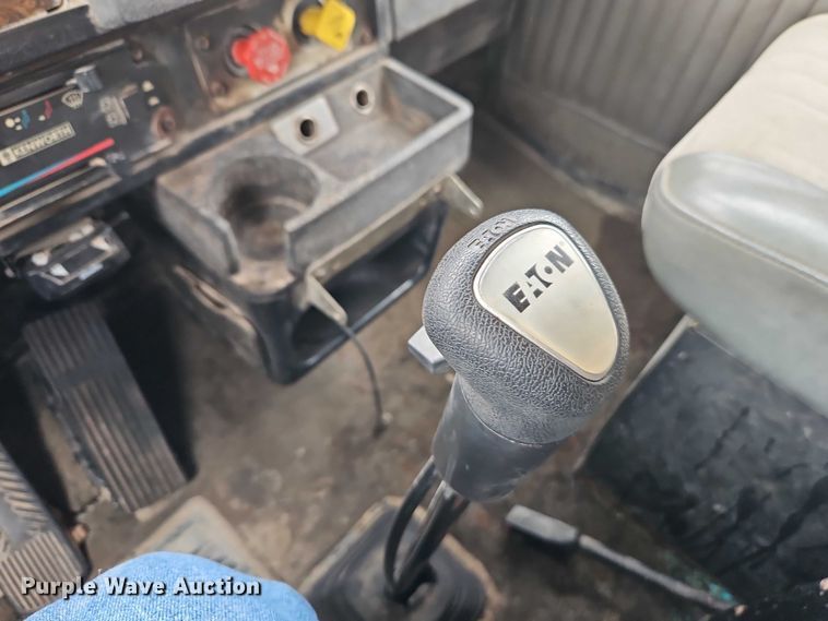 image for item EO7256 1998 Kenworth T600 dump truck