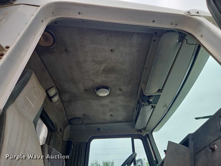 image for item EO7256 1998 Kenworth T600 dump truck