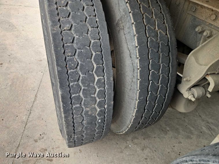 image for item EO7256 1998 Kenworth T600 dump truck