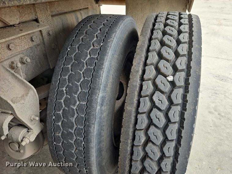 image for item EO7256 1998 Kenworth T600 dump truck