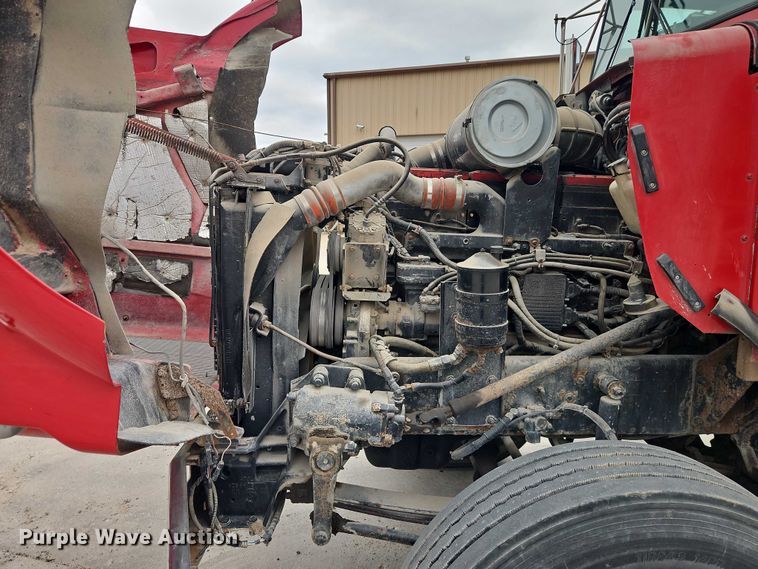 image for item EO7257 2001 Kenworth T800 semi truck