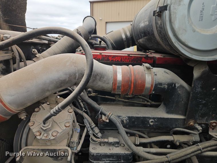 image for item EO7257 2001 Kenworth T800 semi truck