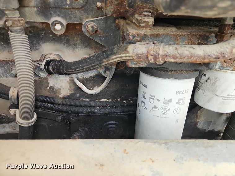 image for item EO7257 2001 Kenworth T800 semi truck