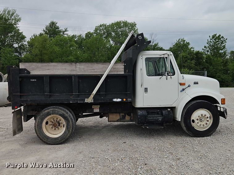 image for item EO7258 1997 International 4700 dump truck