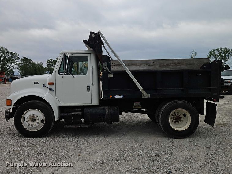 image for item EO7258 1997 International 4700 dump truck
