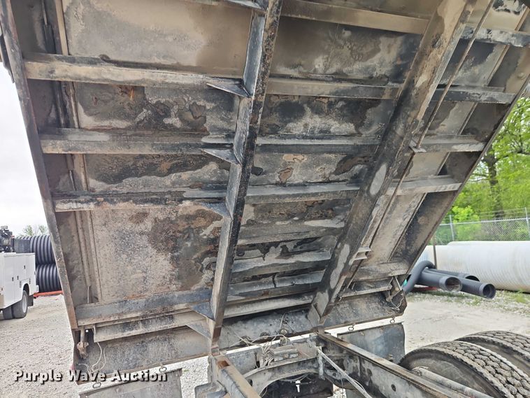 image for item EO7258 1997 International 4700 dump truck